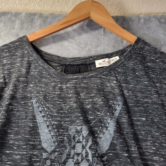Hollister Womens Graphic Split Back Top XS/S Black‎ Gray Boho Lace Detail Casual - Picture 5 of 11